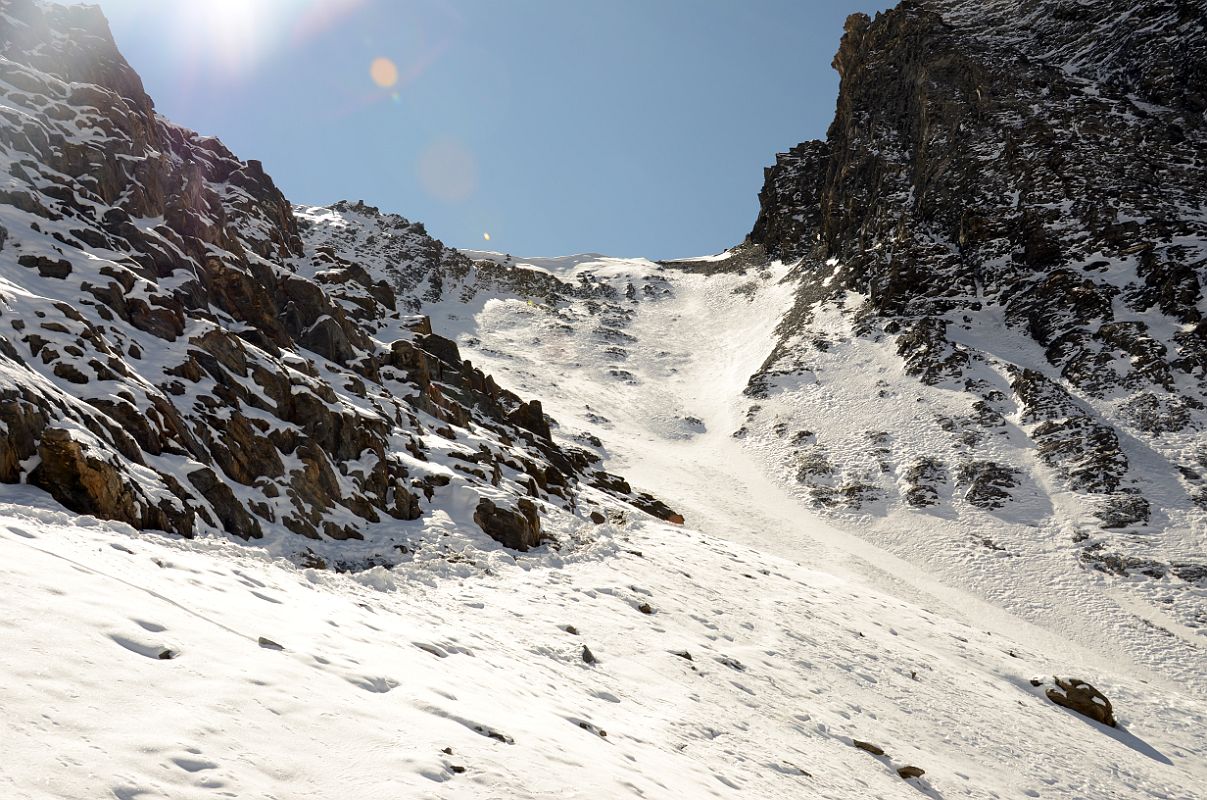 05 Looking Back Up At Trail Descending From The Mesokanto La 5246m After Trekking Around The Tilicho Tal Lake 